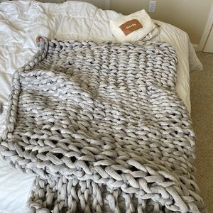 Like New Bearaby Velvet Napper Weighted Blanket
